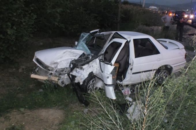 Akyazı'da kaza: 2 ölü,5 yaralı
