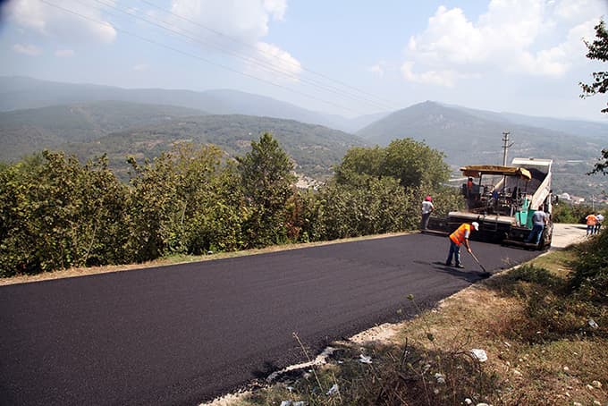 Akyazı'da çalışmalar sürüyor