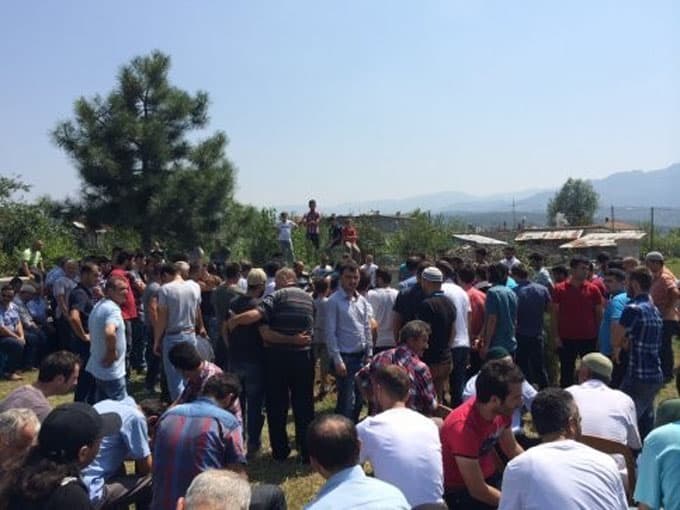 Akyazı'da kaza: 2 ölü,5 yaralı