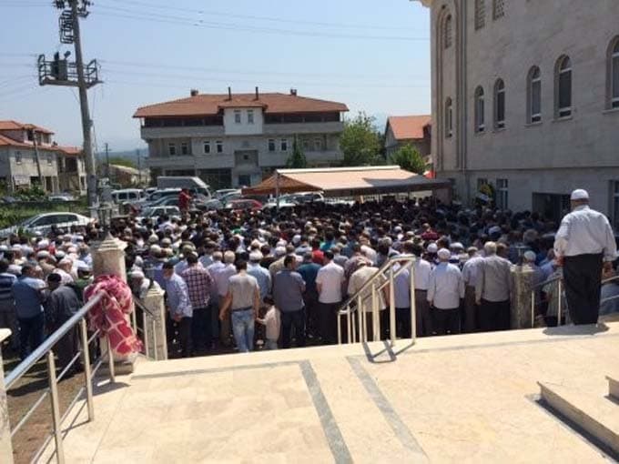 Akyazı'da kaza: 2 ölü,5 yaralı