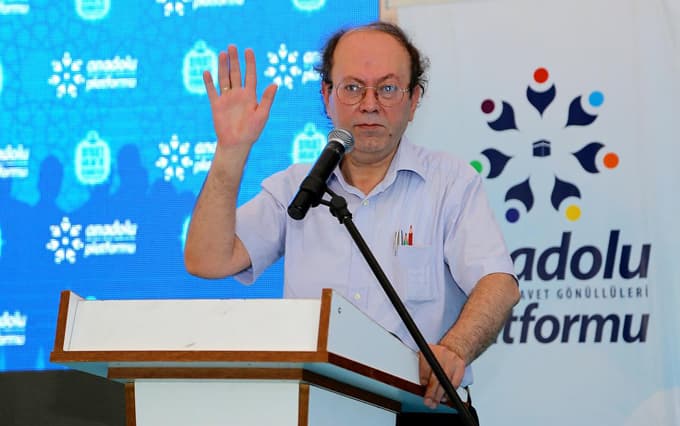 Gazeteci Kaplan: "Ruh köklerimize dönmek zorundayız"