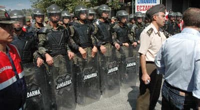 Fındık Kabuğu Yakarak Protesto Ettiler