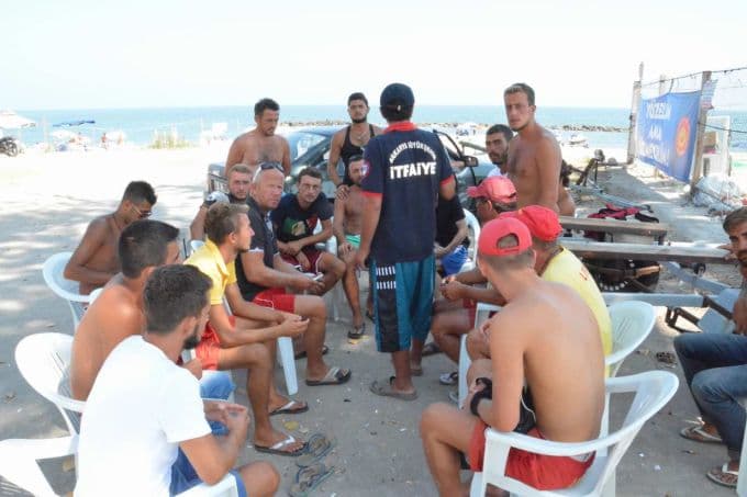 Maaşlarını alamayan cankurtaranlar, iş bıraktı