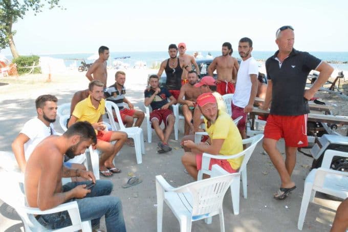 Maaşlarını alamayan cankurtaranlar, iş bıraktı