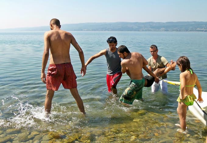 Sapanca Gölü'nde boğulmak üzere olan genç kurtarıldı 
