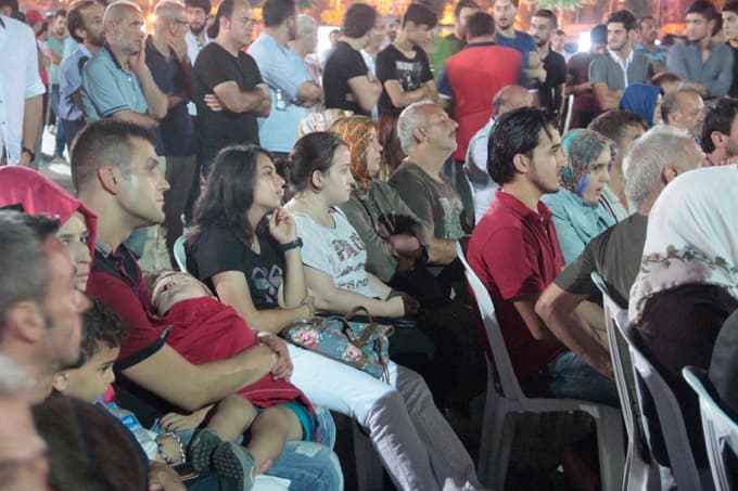 17 Ağustos depremi Kent Meydanı'nda anıldı