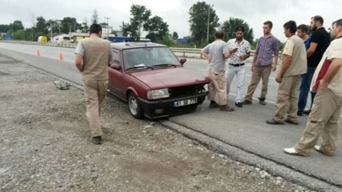 "Tır"ı sollamaya çalışan otomobilin vahim hâli