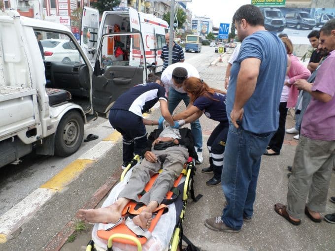 Adnan Menderes Caddesi'nde kaza: 1 ölü!