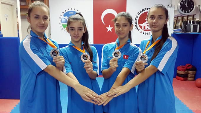 Büyükşehirli sporcular madalya için gidiyor