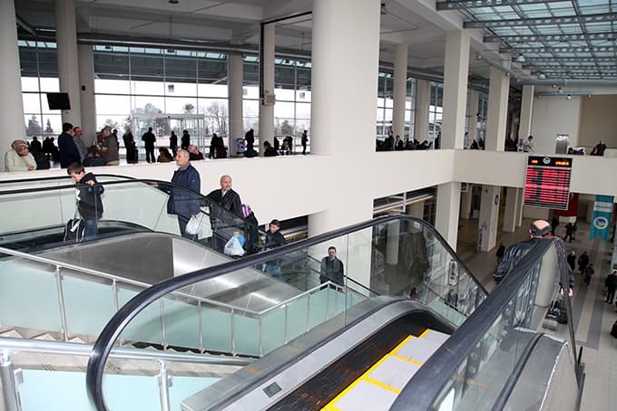 Yılda üç milyon kişi terminali kullanıyor