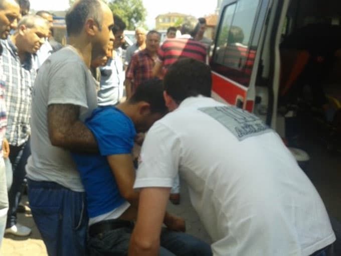 Bonzai komasına giren genç sokakta yığılıp kaldı
