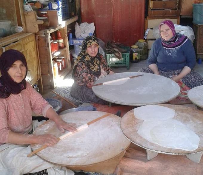 Geyveli hanımlarının kış hazırlıkları başladı