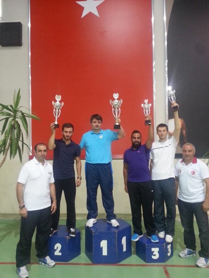 Hendekli karateciler Ankara'dan eli boş dönmedi