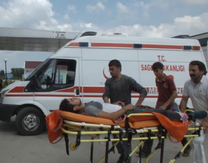 Mevsimlik işçiyi zehirli yılan soktu