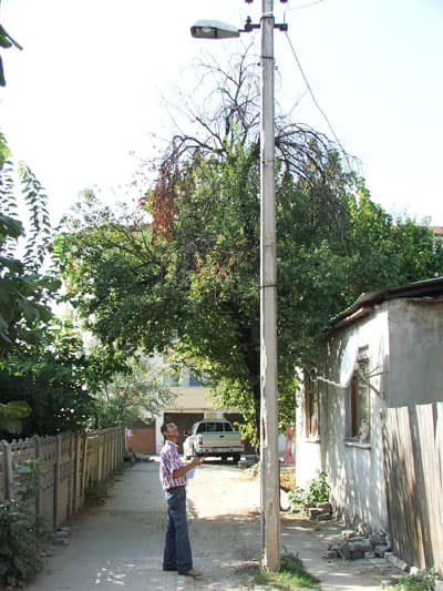 SEDAŞ'tan Yol Ortasında Kalan Direklere Çözüm