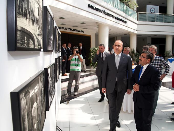 TÜVASAŞ Tarihi Fotoğraflar Sergisi törenle açıldı