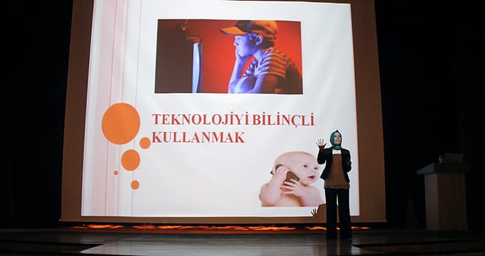 Öğrencilere "Teknolojiyi Bilinçli Kullanmak" anlatıldı
