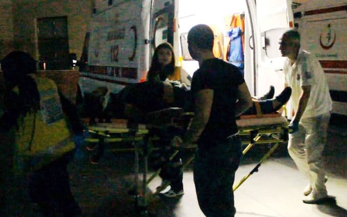 Kontrolden çıkan otomobil evin bodrumuna daldı