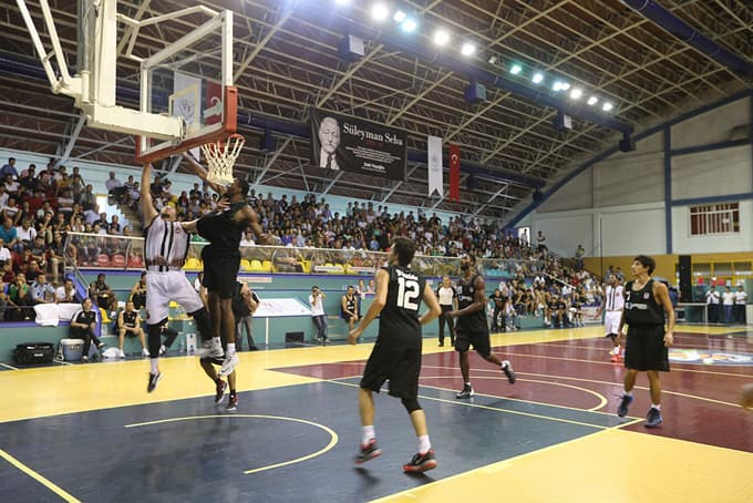 Basketbol ve futbolda hedef büyük!