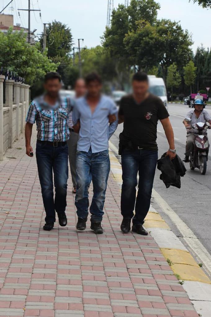 İzin ihlali yapan cezaevi firarisi 2 kişiyi yaraladı