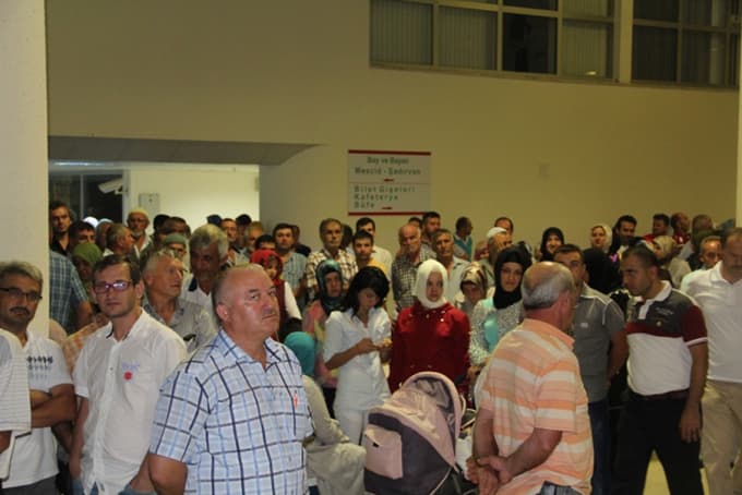 Sakarya'da ilk hac kafileleri dualarla uğurlandı