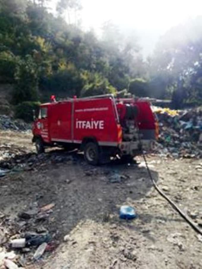 Çöp sahasındaki yangın tedirgin ediyor