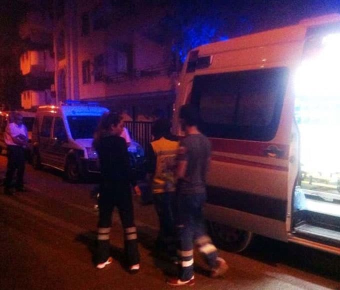 Evinde asılı hâlde bulundu