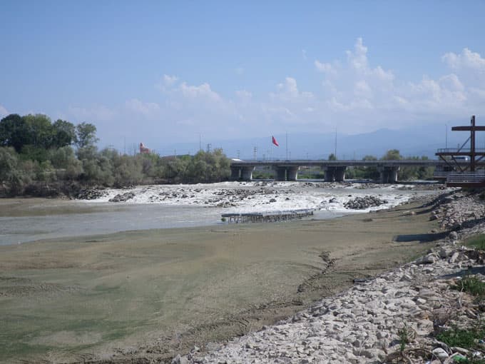 Sakaryapark'a gidiyordu, ama kayalıklara düştü