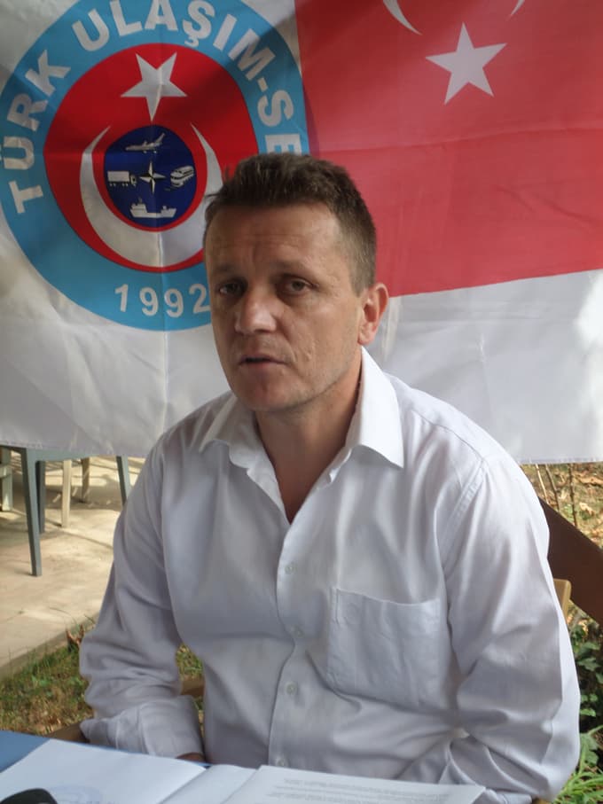 "YHT'nin güzergahı, siyasî şov amaçlı belirlenmiştir"