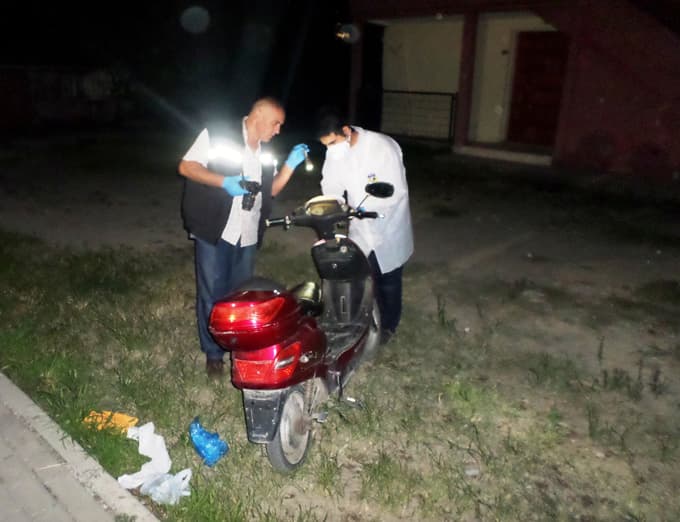Ekobisi iteleyerek çalan genç, yakalandı
