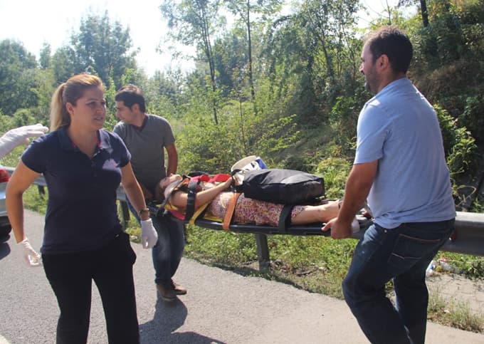 Yolcu otobüsü şarampole yuvarlandı!
