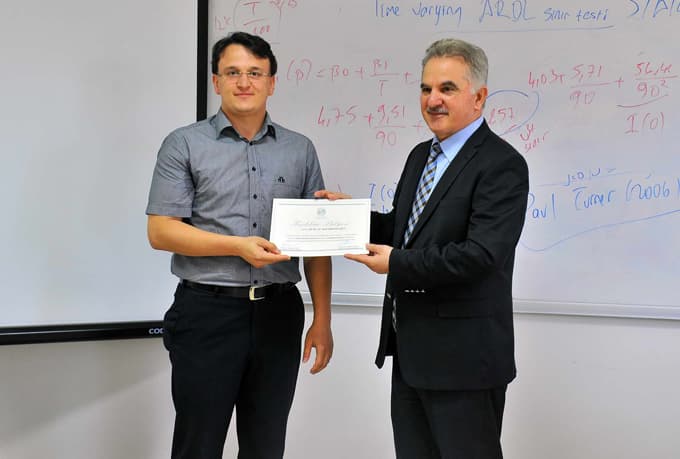 Ekonometri Seminerleri sertifikaları verildi
