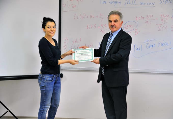 Ekonometri Seminerleri sertifikaları verildi