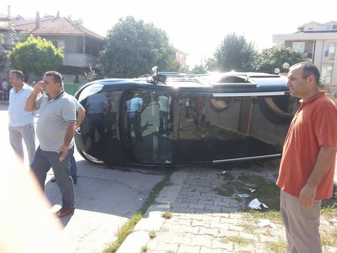 Traktör otomobille çarpıştı: 1 yaralı