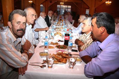 Hendek Belediye Başkanı Ali İnci'den iftar