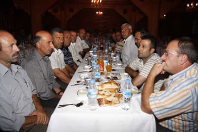 Hendek Belediye Başkanı Ali İnci'den iftar