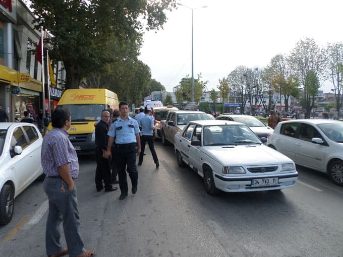 3 araç kazaya karıştı: 1 yaralı