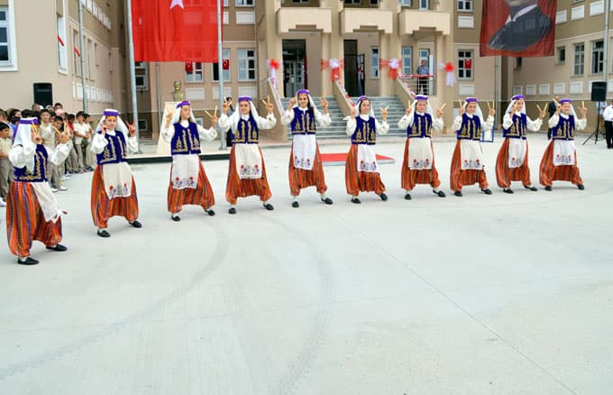 Toki Yenikent İmam Hatip Ortaokulu'nda tören düzenlendi
