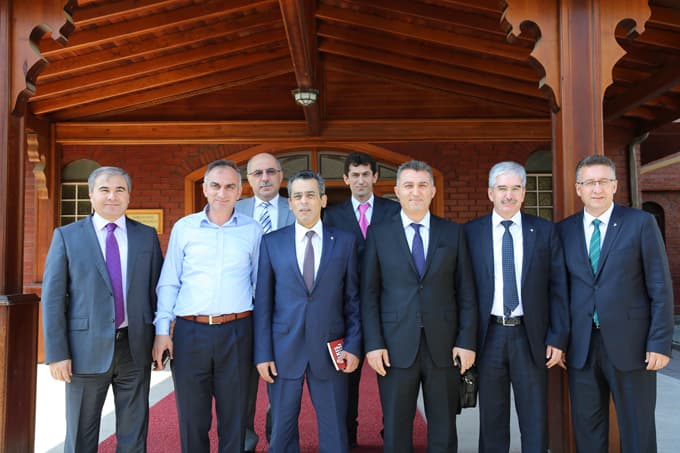 Başkan Yılmazer'i huzurevi için ziyaret ettiler