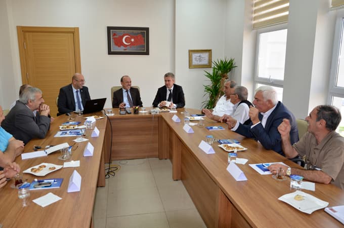 Öztürk, muhtarları dinledi 