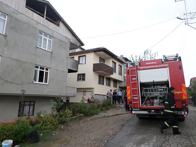 Serdivan'da ev yangını söndürüldü