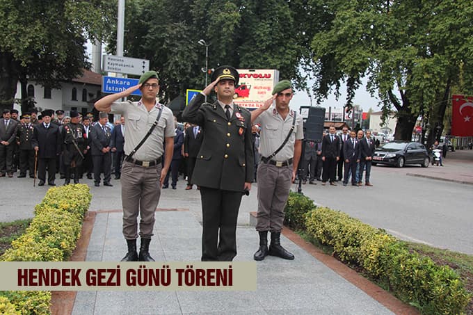 Birçok ilçede Gazi Günü töreni düzenlendi