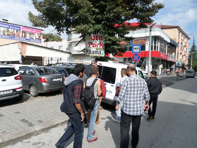 Çark Caddesi'nde bıçaklı saldırı skandalı!
