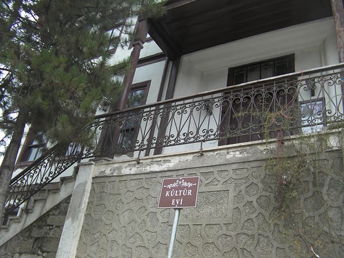 Kültür Evi ziyaretçilerinden istek