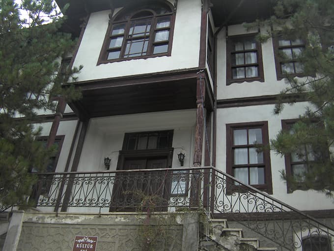 Kültür Evi ziyaretçilerinden istek