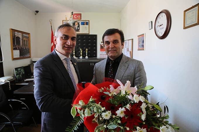 Başkan Yılmazer okulları ziyaret etti
