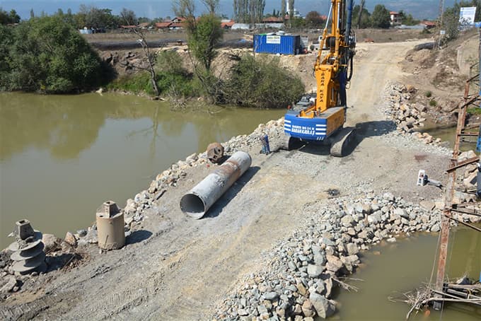 Pamukova Çardak Mahallesi'ne yeni köprü 