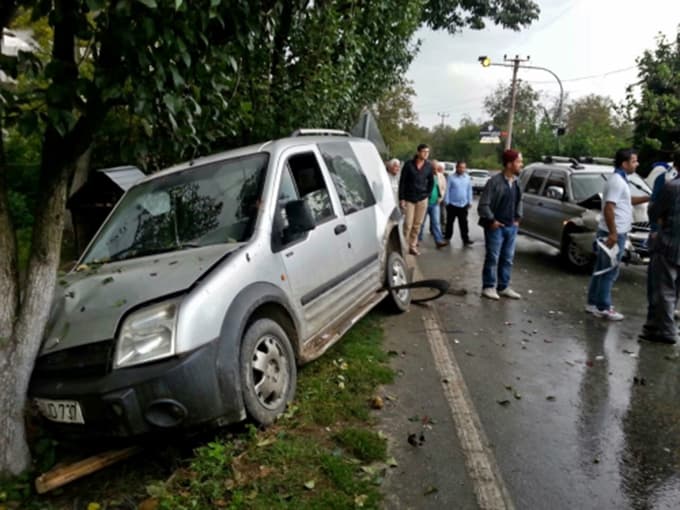 Sapanca'da trafik kazası: 2 yaralı