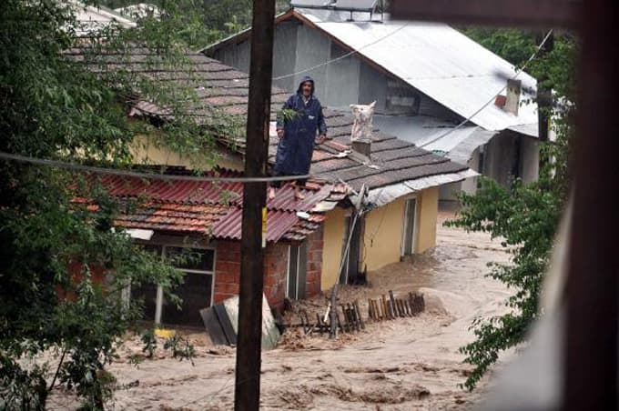 Sakarya'da dere yataklarındaki evlere tahliye