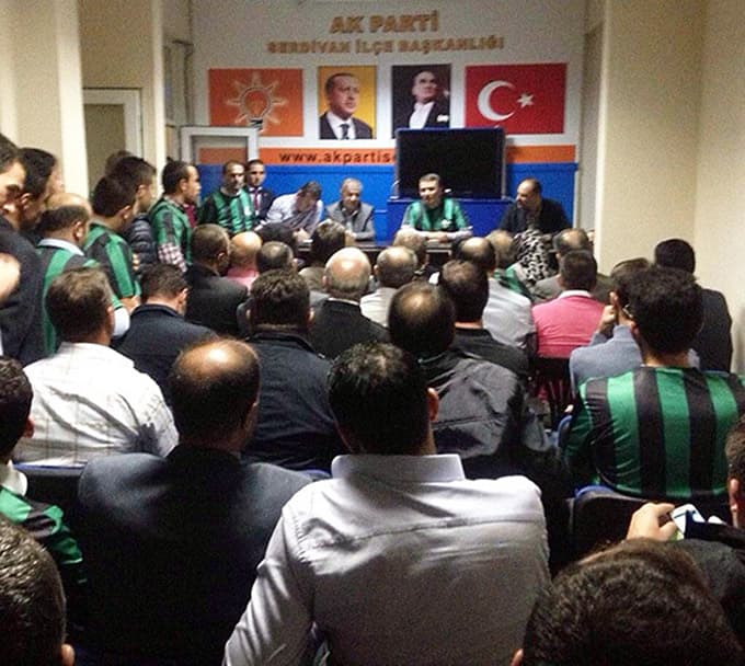 Ak Parti Serdivan Başkanlığı Sakaryaspor'a sahip çıkıyor